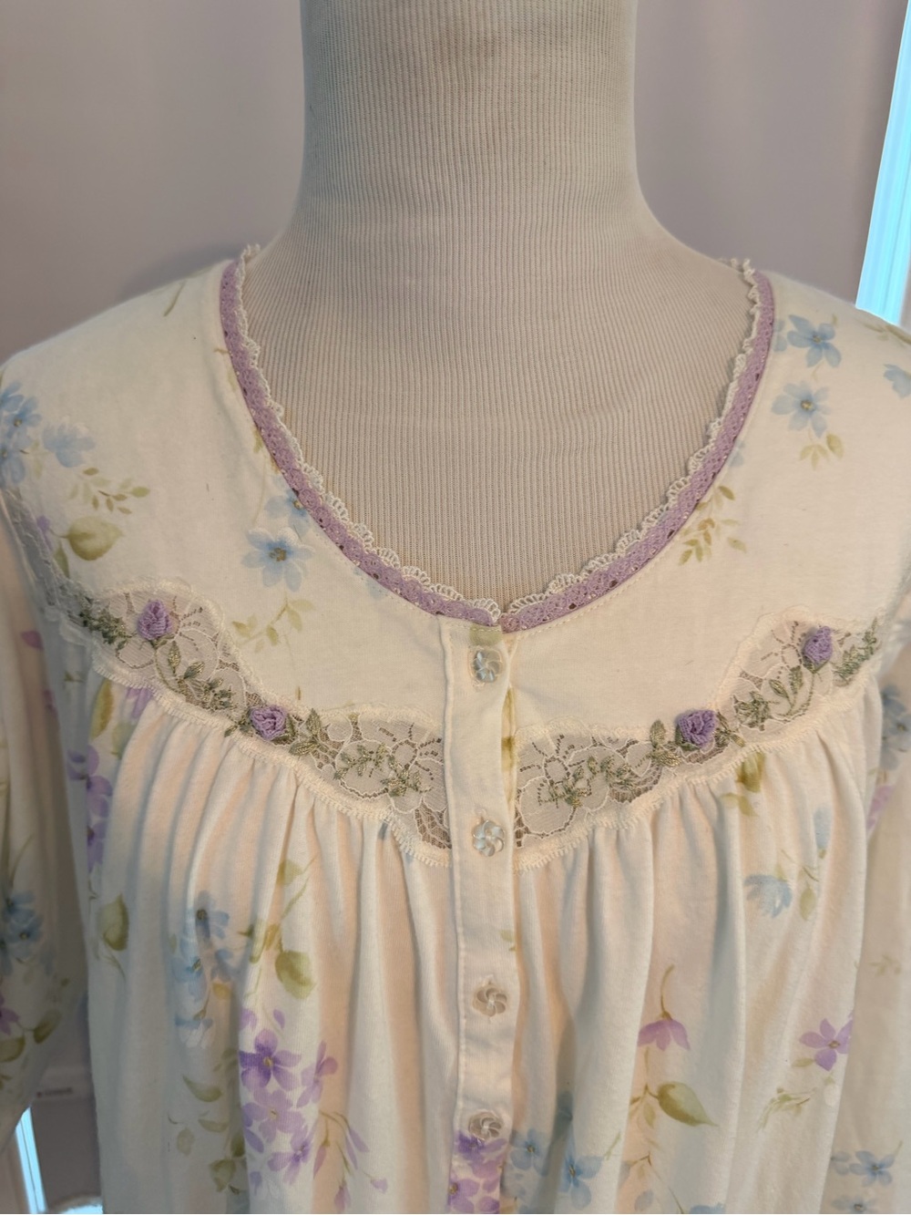 Women's vintage Cream Floral Long Nightgown with Lavender Trim - Picture 3 of 14